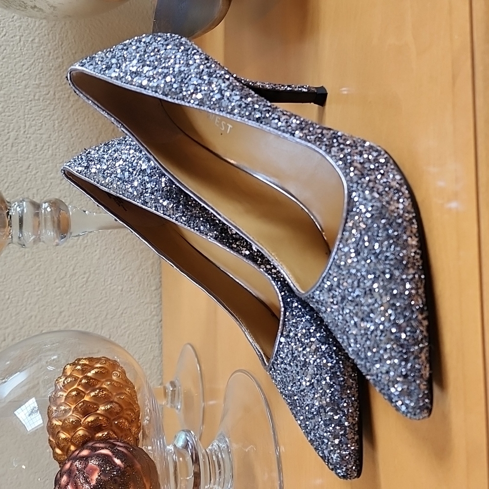 Like New! Nine West Flax Silver Sparkle Party 🥳 Heels size 7